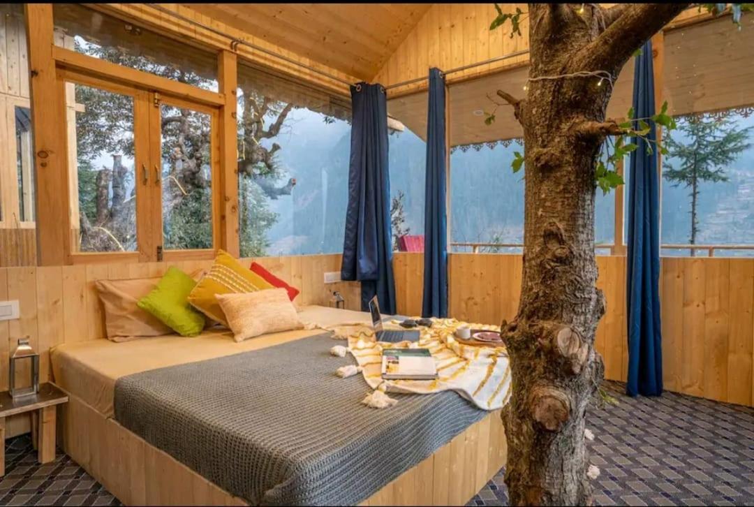 Вилла Into The Woods Treehouse Jibhi Экстерьер фото