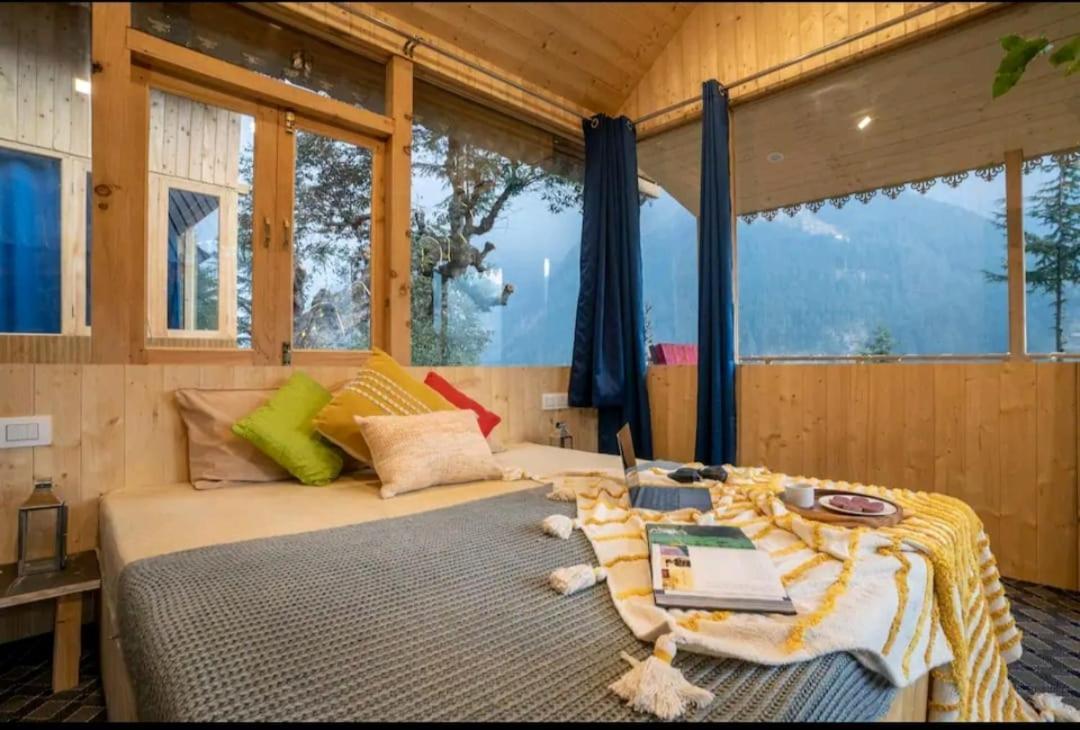 Вилла Into The Woods Treehouse Jibhi Экстерьер фото
